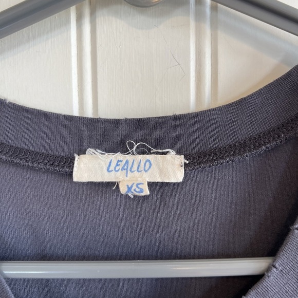 LEALLO Shirt Women XS Dark Gray Distressed sleeveless Tank - Picture 3 of 8